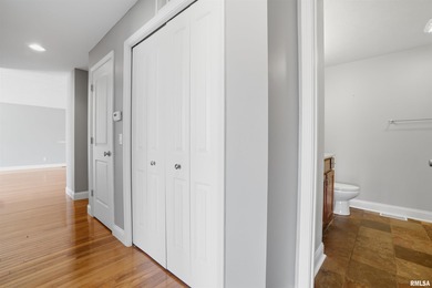 Updated main floor end-unit condo with WeaverRidge golf course on WeaverRidge Golf Club in Illinois - for sale on GolfHomes.com, golf home, golf lot