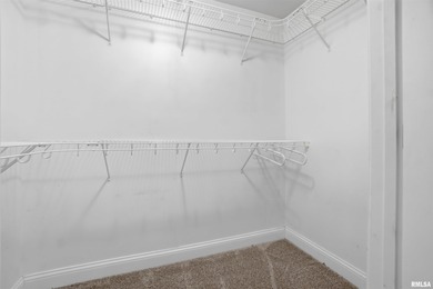 Updated main floor end-unit condo with WeaverRidge golf course on WeaverRidge Golf Club in Illinois - for sale on GolfHomes.com, golf home, golf lot