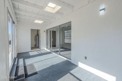 Stunning, completely remodeled townhome in the heart of Green on Country Club of Green Valley in Arizona - for sale on GolfHomes.com, golf home, golf lot