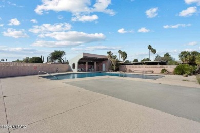 Stunning, completely remodeled townhome in the heart of Green on Country Club of Green Valley in Arizona - for sale on GolfHomes.com, golf home, golf lot
