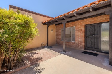 Stunning, completely remodeled townhome in the heart of Green on Country Club of Green Valley in Arizona - for sale on GolfHomes.com, golf home, golf lot