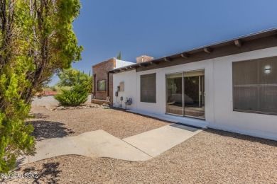 Stunning, completely remodeled townhome in the heart of Green on Country Club of Green Valley in Arizona - for sale on GolfHomes.com, golf home, golf lot