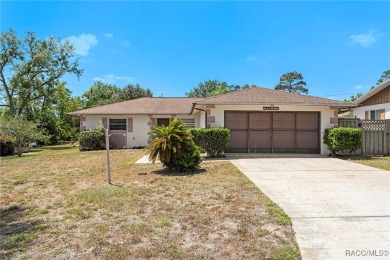 Charming 2BR/2BA home in the heart of Beverly Hills! This on Brentwood Farms Golf Club in Florida - for sale on GolfHomes.com, golf home, golf lot