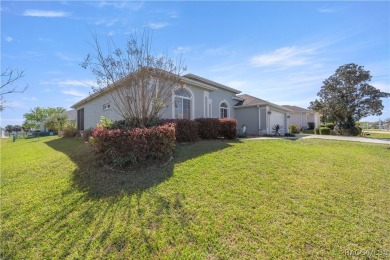 Welcome to this charming property in the community of Ocala on Ocala Palms Golf and Country Club in Florida - for sale on GolfHomes.com, golf home, golf lot
