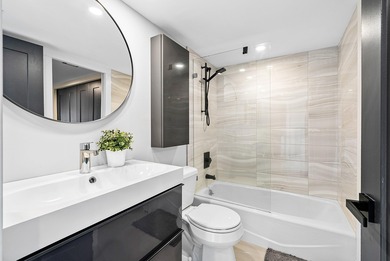 Beautifully updated 2nd-floor residence featuring bold color on Quail Ridge Golf Course and Country Club in Florida - for sale on GolfHomes.com, golf home, golf lot