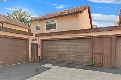 A wonderful blend of comfort and style!  This home has an on Santa Teresa Golf Club in California - for sale on GolfHomes.com, golf home, golf lot