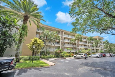 INCREDIBLE VALUE for this stunning corner unit located in one of on Oaks Country Club in Florida - for sale on GolfHomes.com, golf home, golf lot