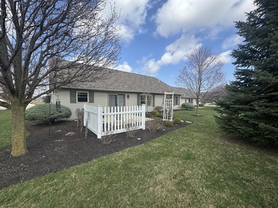 Beautiful Golf Course Living! 3 Beds/ 2 baths/ Open Floor plan on Lynx Golf Course in Ohio - for sale on GolfHomes.com, golf home, golf lot