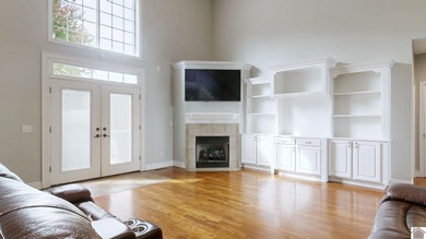 Gorgeous home in Lone Oak has a large fully fenced yard! Inside on Rolling Hills Country Club in Kentucky - for sale on GolfHomes.com, golf home, golf lot