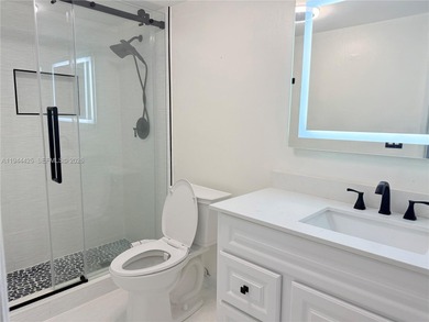 Updated 2-bed, 2-bath condo in a desirable Plantation community on Jacaranda Golf Club in Florida - for sale on GolfHomes.com, golf home, golf lot