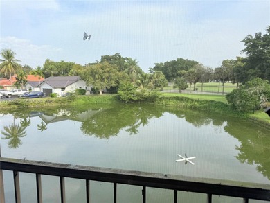 Updated 2-bed, 2-bath condo in a desirable Plantation community on Jacaranda Golf Club in Florida - for sale on GolfHomes.com, golf home, golf lot