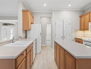 NO BOND or NO CDD FEES. REFRESHED Johnstown Model in Del Webb on Eagle Ridge At Spruce Creek Country Club in Florida - for sale on GolfHomes.com, golf home, golf lot