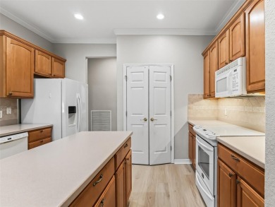 NO BOND or NO CDD FEES. REFRESHED Johnstown Model in Del Webb on Eagle Ridge At Spruce Creek Country Club in Florida - for sale on GolfHomes.com, golf home, golf lot