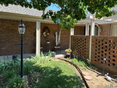 NEW CARPET INSTALLED IN SEPTEMBER!!  This well-maintained home on Chaparral Country Club in New Mexico - for sale on GolfHomes.com, golf home, golf lot