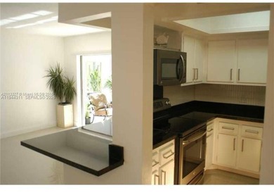 BEAUTIFUL 2/2 WITH WATER AND GOLF VIEWS, CONDO LUXURY TOTALLY on Davie Golf Club in Florida - for sale on GolfHomes.com, golf home, golf lot