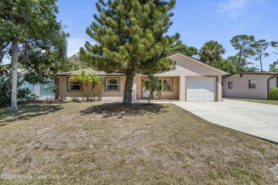 *SELLER OFFERING $10k @ CLOSING!* Charming 4 bedroom, 2.5 bath on Rockledge Country Club in Florida - for sale on GolfHomes.com, golf home, golf lot