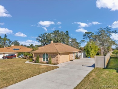 *LISTED UNDER APPRAISAL VALUE* Welcome to this recently updated on Glen Abbey Golf Club in Florida - for sale on GolfHomes.com, golf home, golf lot