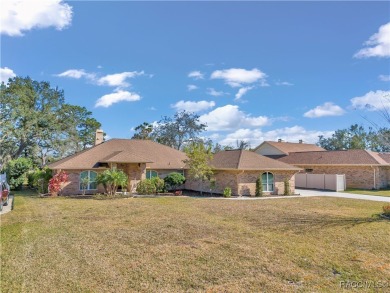 *LISTED UNDER APPRAISAL VALUE* Welcome to this recently updated on Glen Abbey Golf Club in Florida - for sale on GolfHomes.com, golf home, golf lot