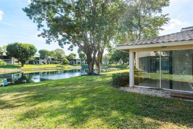 Discover the potential of this delightful 2br/2bth villa in on Hunters Run Golf and Country Club in Florida - for sale on GolfHomes.com, golf home, golf lot