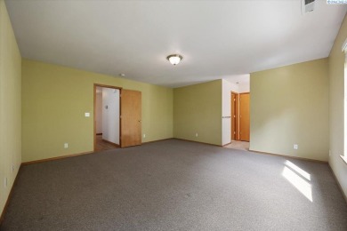 MLS# 284434 This charming 4-bedroom, 2-bath home offers on Canyon Lakes Golf Course in Washington - for sale on GolfHomes.com, golf home, golf lot