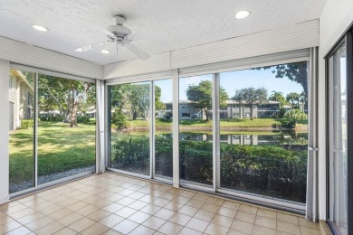 Discover the potential of this delightful 2br/2bth villa in on Hunters Run Golf and Country Club in Florida - for sale on GolfHomes.com, golf home, golf lot