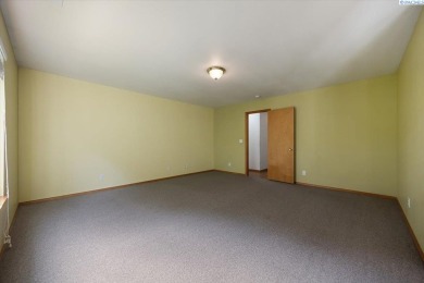 MLS# 284434 This charming 4-bedroom, 2-bath home offers on Canyon Lakes Golf Course in Washington - for sale on GolfHomes.com, golf home, golf lot