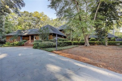 Outstanding opportunity in highly sought-after Spanish Wells on Spanish Wells Club in South Carolina - for sale on GolfHomes.com, golf home, golf lot