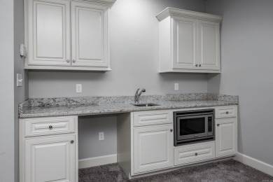 Welcome to luxury living in the heart of Chenal Valley! This on Chenal Country Club - Bear Den Mountain in Arkansas - for sale on GolfHomes.com, golf home, golf lot