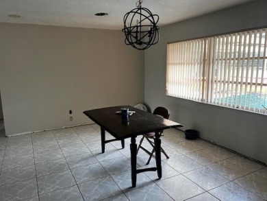 Short Sale. Don't miss this chance to own a pool home in Venice on Venice East Golf Club in Florida - for sale on GolfHomes.com, golf home, golf lot