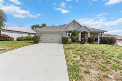 FORE!!! Heads up because this lovely recently updated Laurel on Twisted Oaks Golf Club in Florida - for sale on GolfHomes.com, golf home, golf lot
