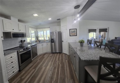 Fully renovated home in Zellwood Station, 2 bedrooms, 2 baths on Zellwood Station Country Club in Florida - for sale on GolfHomes.com, golf home, golf lot