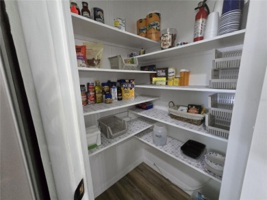 Fully renovated home in Zellwood Station, 2 bedrooms, 2 baths on Zellwood Station Country Club in Florida - for sale on GolfHomes.com, golf home, golf lot
