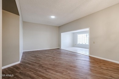 Beautifully updated 2 bed, 2 bath home in the heart of Sun City! on Sun City-Willow Creek / Willow Brook  in Arizona - for sale on GolfHomes.com, golf home, golf lot