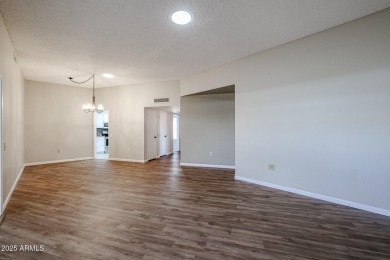 Beautifully updated 2 bed, 2 bath home in the heart of Sun City! on Sun City-Willow Creek / Willow Brook  in Arizona - for sale on GolfHomes.com, golf home, golf lot