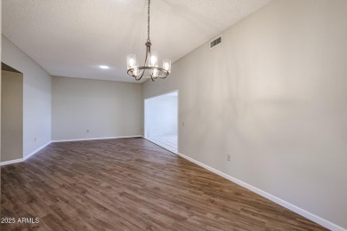 Beautifully updated 2 bed, 2 bath home in the heart of Sun City! on Sun City-Willow Creek / Willow Brook  in Arizona - for sale on GolfHomes.com, golf home, golf lot