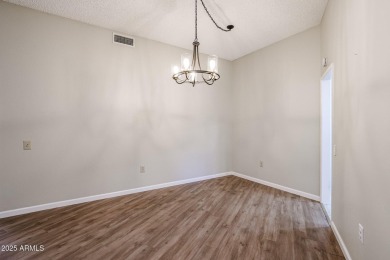 Beautifully updated 2 bed, 2 bath home in the heart of Sun City! on Sun City-Willow Creek / Willow Brook  in Arizona - for sale on GolfHomes.com, golf home, golf lot