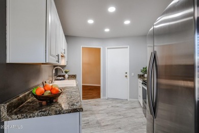 Beautifully updated 2 bed, 2 bath home in the heart of Sun City! on Sun City-Willow Creek / Willow Brook  in Arizona - for sale on GolfHomes.com, golf home, golf lot