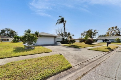 Welcome to this inviting Florida 2-bedroom, 2-bathroom home on Mainlands Golf Club in Florida - for sale on GolfHomes.com, golf home, golf lot