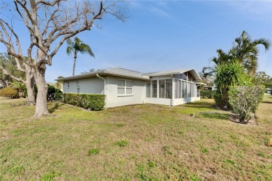 Welcome to this inviting Florida 2-bedroom, 2-bathroom home on Mainlands Golf Club in Florida - for sale on GolfHomes.com, golf home, golf lot