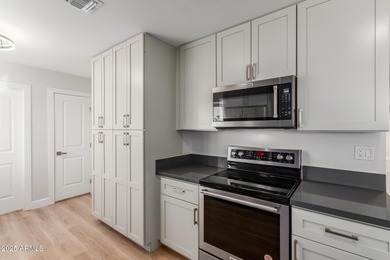 BEAUTIFUL REMODELED HOME ON THE GOLF COURSE! This renovated gem on Sun City Lakes West and East in Arizona - for sale on GolfHomes.com, golf home, golf lot