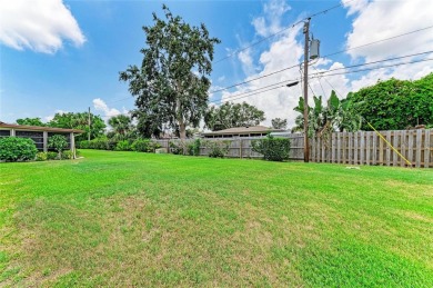 Beautifully Updated Free-Standing Villa in Cambridge Village on IMG Academies Golf and Country Club in Florida - for sale on GolfHomes.com, golf home, golf lot