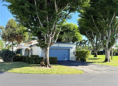 PRICE REDUCTION! Indian Springs, a beautiful 55+ community with on Indian Spring Golf and Country Club in Florida - for sale on GolfHomes.com, golf home, golf lot