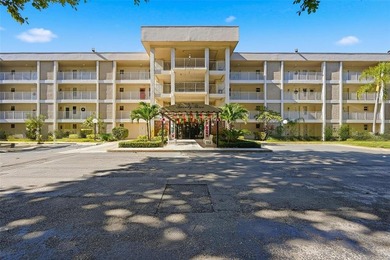 Rarely available 2-bedroom, 1-bath corner unit offering on Palm-Aire Country Club and Resort - The Oaks in Florida - for sale on GolfHomes.com, golf home, golf lot