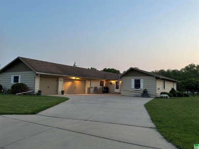 Let's take a look at this 3 bed, 2 bathroom with 3 car attached on Akron Golf Course in Iowa - for sale on GolfHomes.com, golf home, golf lot