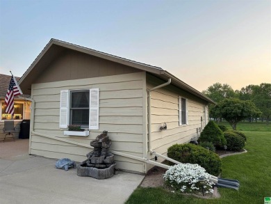 Let's take a look at this 3 bed, 2 bathroom with 3 car attached on Akron Golf Course in Iowa - for sale on GolfHomes.com, golf home, golf lot