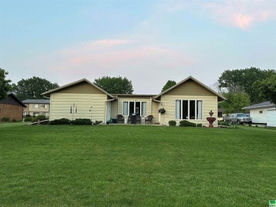 Let's take a look at this 3 bed, 2 bathroom with 3 car attached on Akron Golf Course in Iowa - for sale on GolfHomes.com, golf home, golf lot