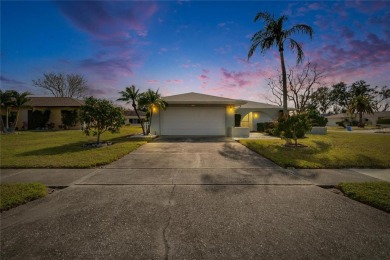 Welcome to this inviting Florida 2-bedroom, 2-bathroom home on Mainlands Golf Club in Florida - for sale on GolfHomes.com, golf home, golf lot