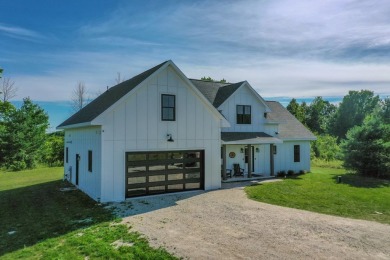 Enjoy this spacious and well appointed 4 bedroom 3.5 bathroom on The Orchards At Egg Harbor in Wisconsin - for sale on GolfHomes.com, golf home, golf lot