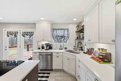 Elegant Living in Bob-O-Link Estates - Welcome to this English on Wild Turkey Trace Golf Club in Kentucky - for sale on GolfHomes.com, golf home, golf lot