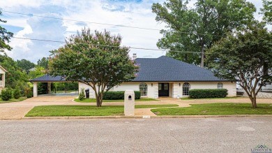 Spacious home in Oak Forest subdivision ready for you to call it on The Challenge at Oak Forest in Texas - for sale on GolfHomes.com, golf home, golf lot